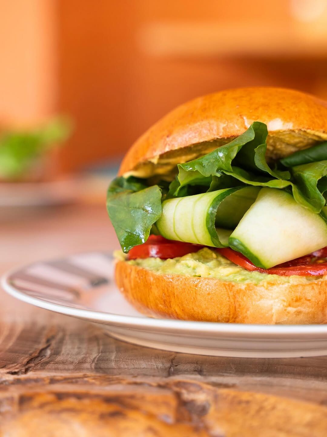 Avocado, tomato & greens bagel